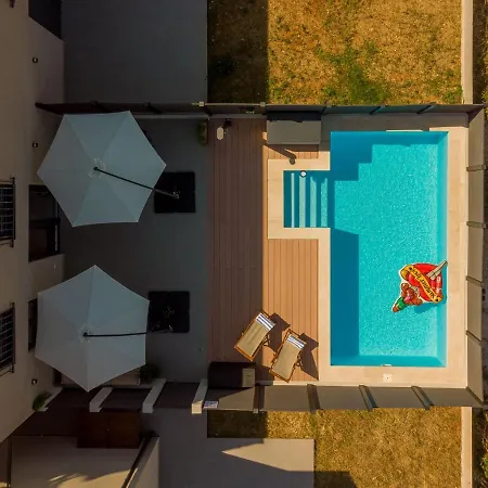 Nia Zadarvillas Villa