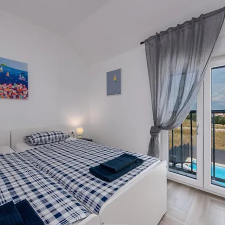 Nia Zadarvillas Villa Nin