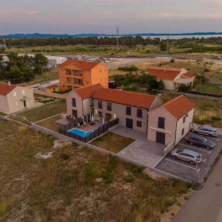 Nia Zadarvillas Villa Nin