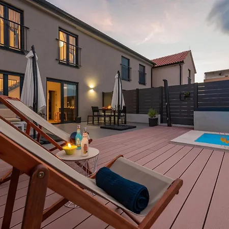 Nia Zadarvillas Villa Nin