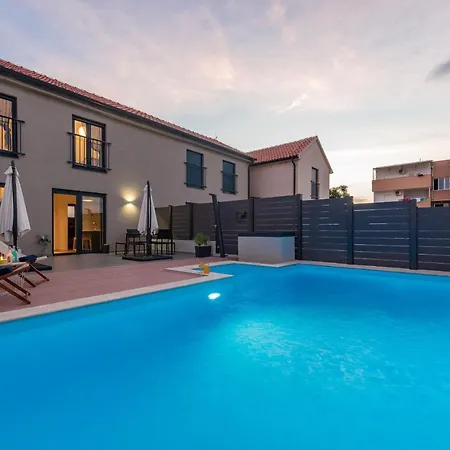 Nia Zadarvillas Nin