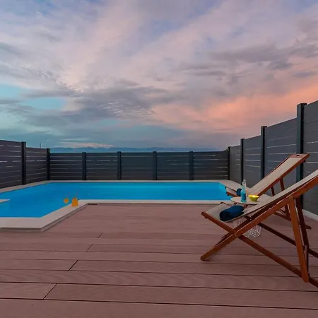 Nia Zadarvillas Villa
