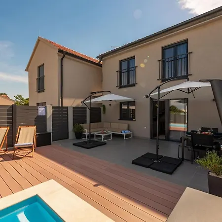 Nia Zadarvillas Villa *