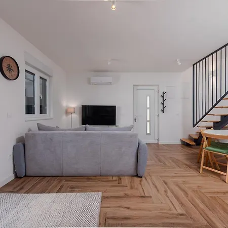 Nia Zadarvillas Villa