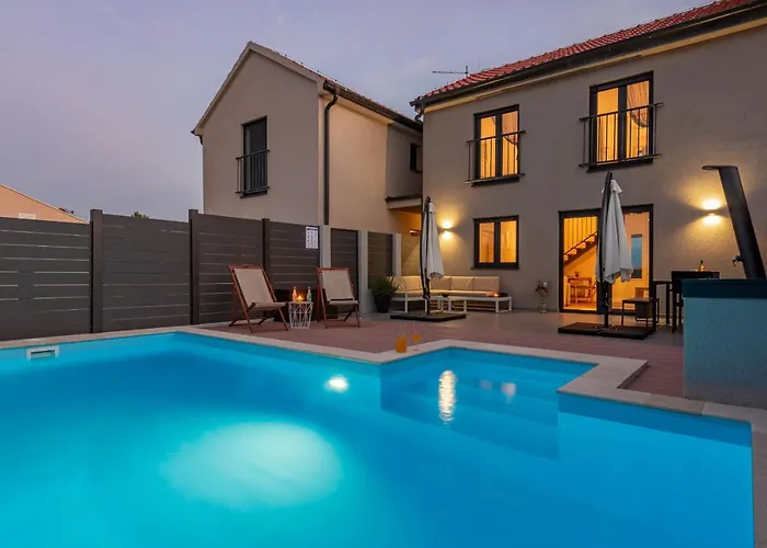 Nia Zadarvillas