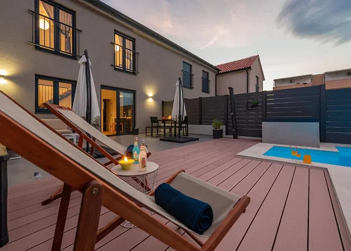 Nia Zadarvillas Vila Nin