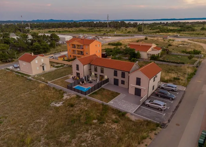 Nia Zadarvillas Vila Nin