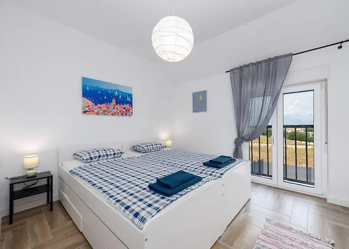 Nia Zadarvillas Nin
